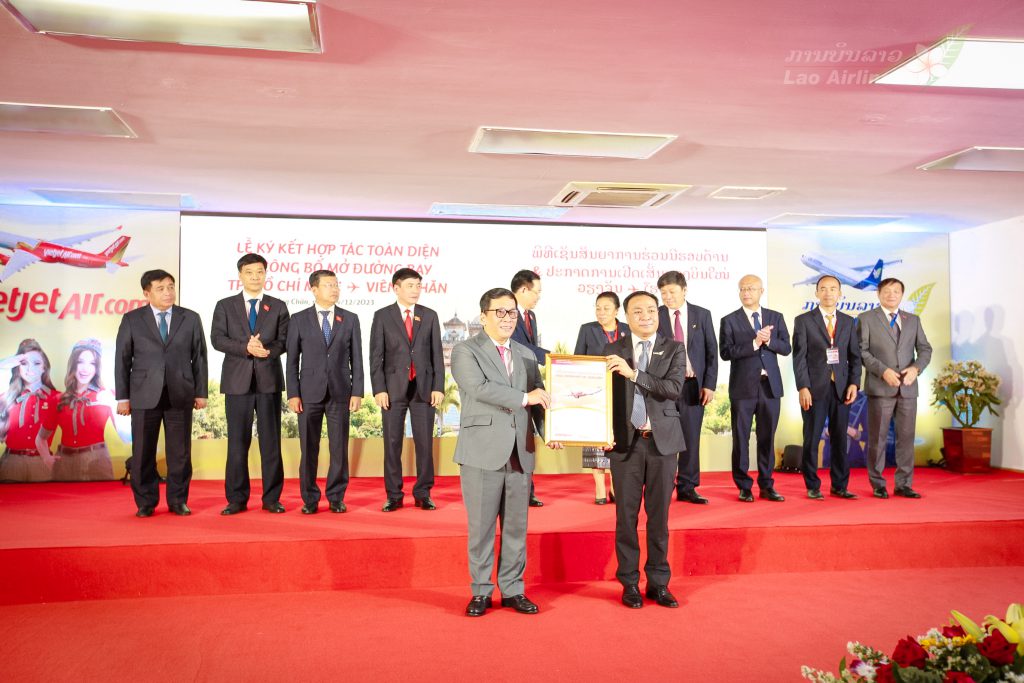 Lao Airlines and VietJet inked a comprehensive partnership agreement ...